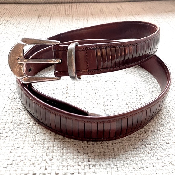 CALE Accessories - VTG Cālé Brown Leather Belt with Silver Tone Buckle (37 1/2in)